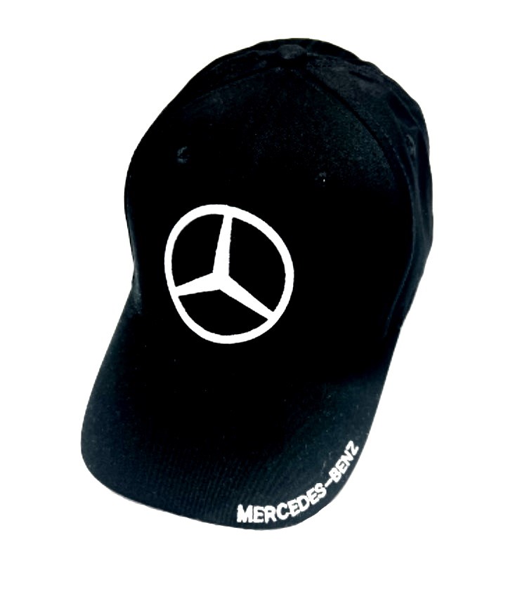 Baseballová čepice Mercedes s bílým logem na kšiltu
